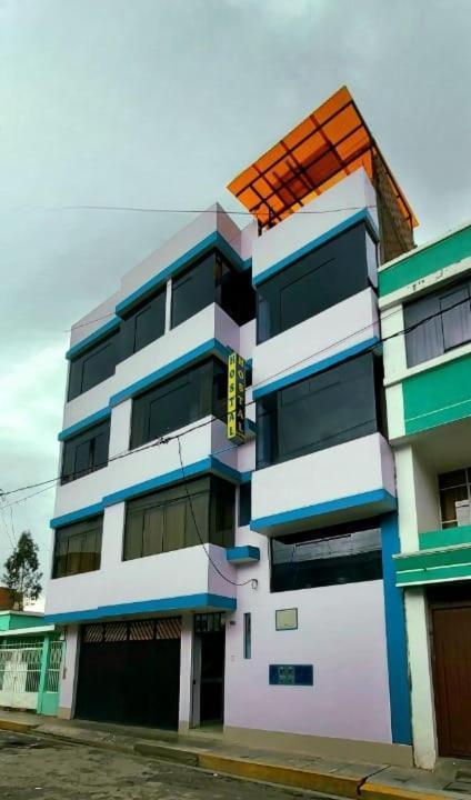 Hostal Los Pinos Huancayo Bagian luar foto